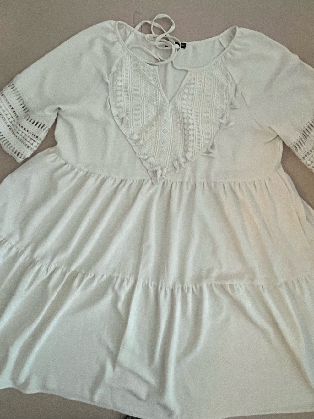 Women’s XL-White Boho Tiered Dress with Crochet Yoke - Picture 3 of 4